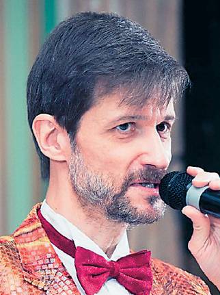  Основатель и руководитель  екатеринбургского арт-проекта «Бомонд»  Виталий Аверьянов