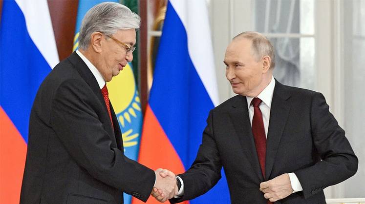 Зарубежные визиты главы Казахстана: в Москве декларации, в Вашингтоне — многомиллиардные сделки