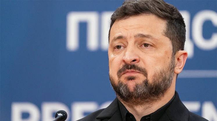 Зеленский в окружении коррупционеров