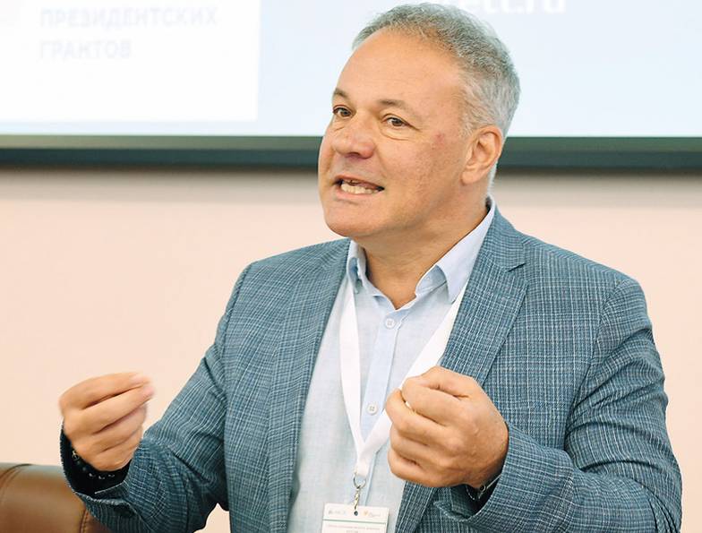 ПРЕСС-СЛУЖБА УРФУ Юрий Симачев:  «В текущем кризисе  более устойчивыми  оказались компании,  интегрированные  в мировую экономику»