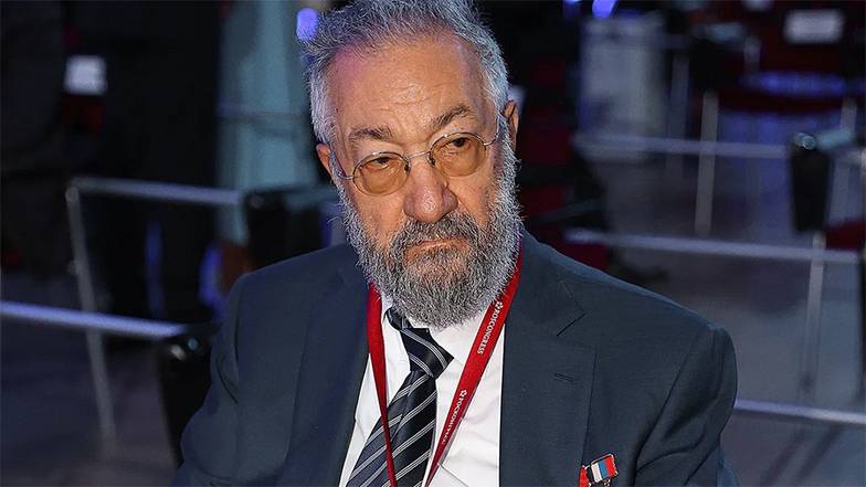 СЕРГЕЙ БОБЫЛЕВ/ФОТОХОСТ-АГЕНТСТВО ТАСС Артур Чилингаров (1939–2024) — выдающийся со ветский и российский ученый-океанолог, исследова тель Арктики и Антарктики, Герой Советского Союза  (1986) и Герой Российской Федерации (2008)