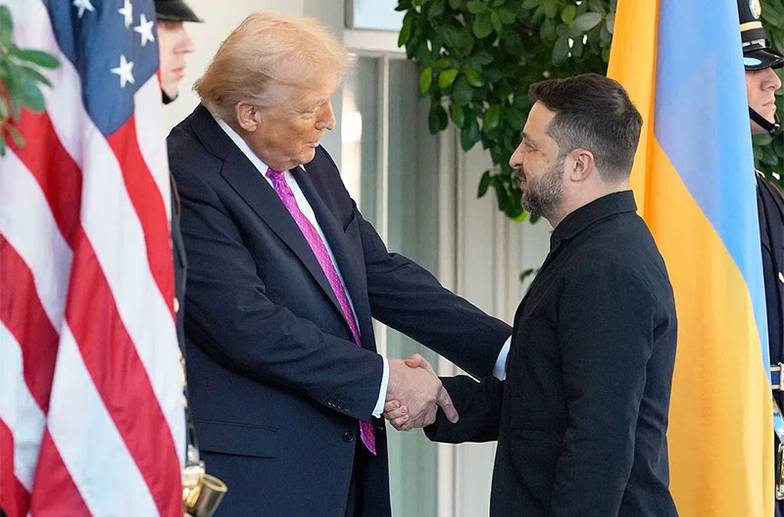 AP PHOTO/ALEX BRANDON Дональд Трамп переговорил с Владимиром Путиным до встречи с Владимиром Зеленским в Вашингтоне