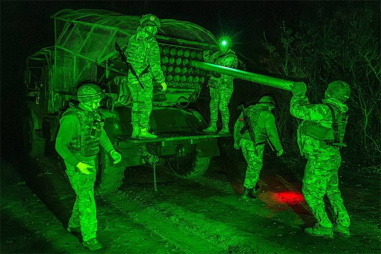 АЛЕКСЕЙ КОНОВАЛОВ/ТАСС Главная проблема для ВСУ состоит в растущем разрыве между количеством новобранцев и потерями, минус  10–15 тысяч в месяц, рассказал Владимир Путин