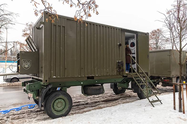 MYKHAYLO PALINCHAK/SOPA IMAGES/SIPA USA Украинские власти повсеместно разворачивают пункты обогрева и полевые кухни