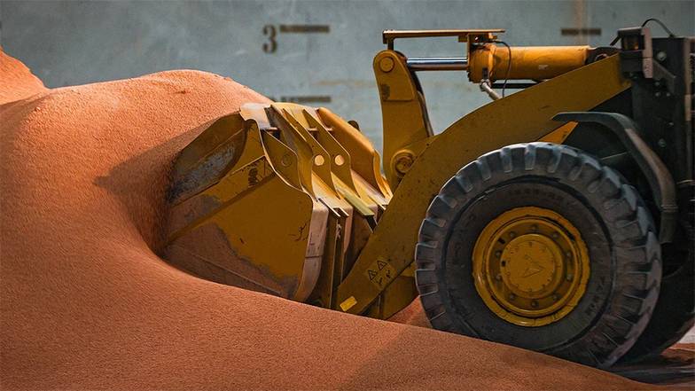 ЭРИК РОМАНЕНКО/ТАСС Продажей удобрений на внутреннем рынке занимаются аффилированные с производителями дистрибьюторы