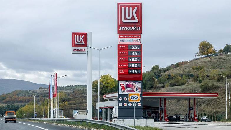 TASS Заправки «ЛУКойла» можно встретить далеко за пределами России, от Азербайджана до Македонии