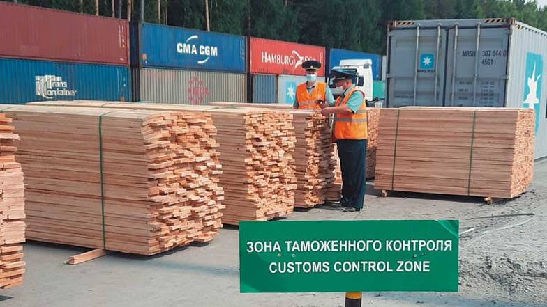  Внешнеторговый оборот УрФО в денежном выражении за девять месяцев 2022 года по сравнению с тем же периодом прошлого года сократился на 6%. При этом  экспорт упал на 11%, а импорт вырос на 3%