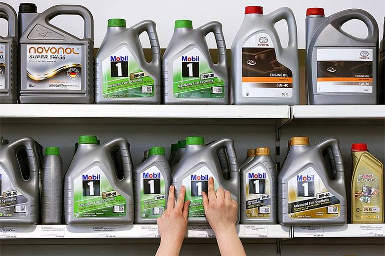 СЕРГЕЙ БОБЫЛЕВ/ТАСС Больше всего контрафакта на рынке автозапчастей  — в сегменте моторных масел