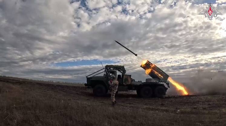 В Минобороны сообщили о комплексном ударе  высокоточным оружием большой дальности и беспилотниками по объектам ВПК Украины