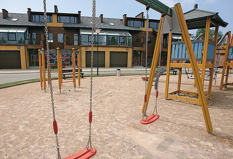 ITAR-TASS Строительство таунхаусов в России практически свернуто после ввода системы эскроу-счетов в 2019 году