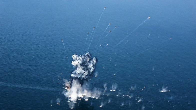 ZUMA\TASS В феврале иранцы провели морские учения «Умный контроль Ормузского пролива», на которых тренировались в  перекрытии пролива