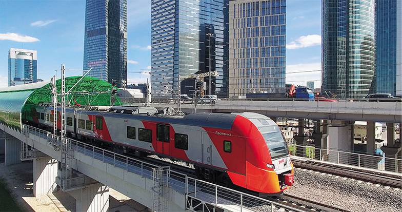  Скоростная «Ласточка», выпускаемая на «Уральских локомотивах», открыла новые возможности пассажирских  перевозок в мегаполисах и в межрегиональном сообщении