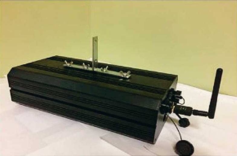  Устройство представляет собой прочную алюминиевую коробку, в которой размещены камеры, компьютер и ряд  датчиков