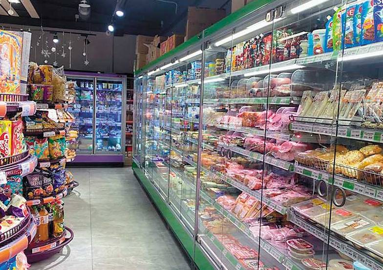  В магазинах Николая Шабанова можно найти около тысячи уникальных товаров от местных производителей и импортных