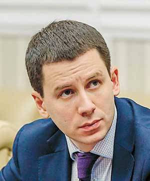  помощник полпреда президента РФ в УрФО  Евгений Гурарий