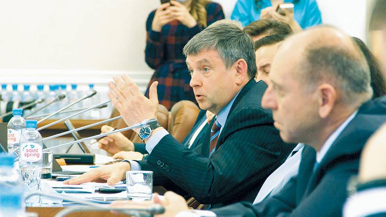 ПРЕСС-ЦЕНТР УРФУ Ректор УрФУ, председатель управляющего совета НОЦ Виктор Кокшаров: «Уральский НОЦ способствует организации инновационных исследований, направленных на формирование конкурентных преимуществ региональных промышленных предприятий»