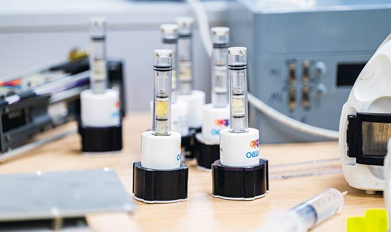 пресс-служба НИТУ МИСИС Эти кюветы с гидрогелем и биоклетками в марте доставят на МКС для биопечати эквивалентов трубчатых органов  человека