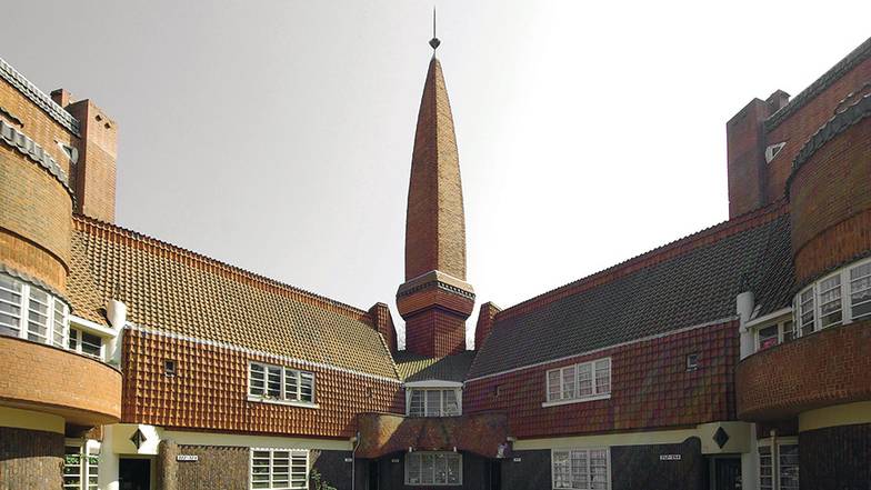  «Дворец для рабочих Хет Схип» — необычное социальное жилье, построенное жилищной корпорацией в Амстердаме