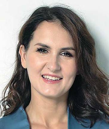  Заместитель директора  Свердловского областного фонда поддержки  предпринимательства Анна Вяткина