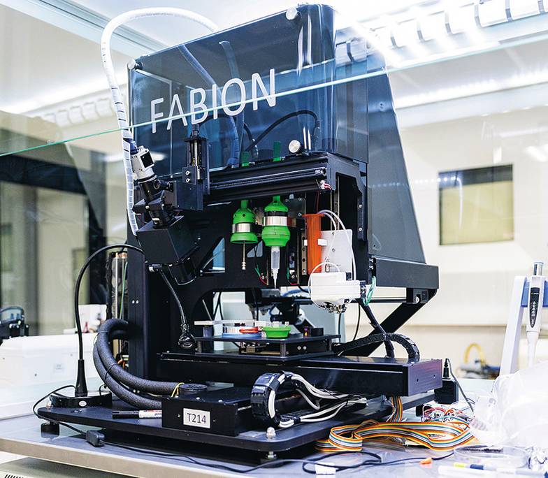 пресс-служба НИТУ МИСИС На первом в мире биопринтере Fabion был напечатан и успешно имплантирован первый в мире конструкт  щитовидной железы мыши