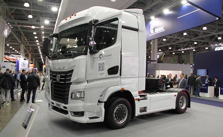 Алексей Грамматчиков НОВЫЙ МАГИСТРАЛЬНЫЙ ТЯГАЧ КАМАЗ-54901 В ВЕРСИИ HI-TECH ПОЛУЧИЛ ТАКИЕ ОПЦИИ ПОМОЩИ ВОДИТЕЛЮ, КАК АДАПТИВНЫЙ КРУИЗ-КОНТРОЛЬ, СИСТЕМА КОНТРОЛЯ ПОЛОСЫ И СИСТЕМА ЭКСТРЕННОГО ТОРМОЖЕНИЯ