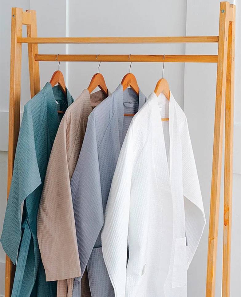 ПРЕДОСТАВЛЕНО КОМБИНАТОМ «ШУЙСКИЕ СИТЦЫ» Бренд Yerrna помимо постельного белья будет наполняться другими продуктами:  домашней одеждой, подушками, одеялами