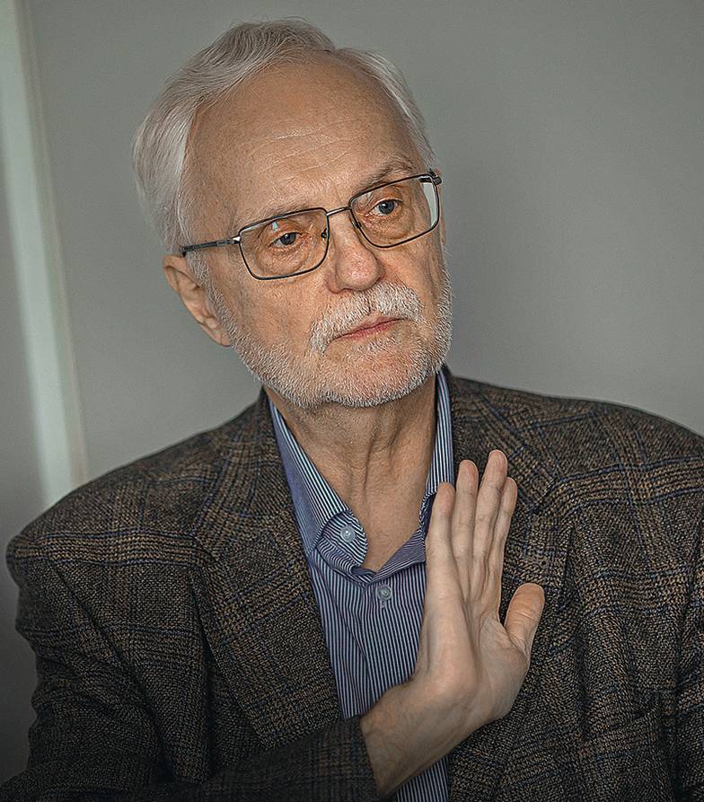 СВЕТЛАНА ПОСТОЕНКО Виктор Комаровский: легальных трудовых мигрантов у нас три-четыре миллиона  человек