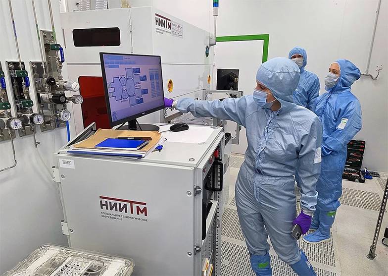  Интуитивный интерфейс упрощает управление оборудованием