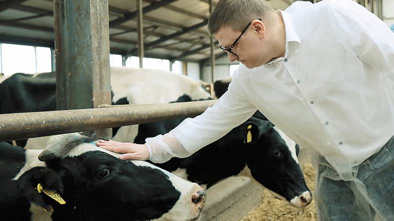 ПРЕСС-СЛУЖБА ПРАВИТЕЛЬСТВА ЧЕЛЯБИНСКОЙ ОБЛАСТИ Алексей Текслер отмечает беспрецедентные объемы поддержки в Челябинской области программы комплексного  развития сельских территорий