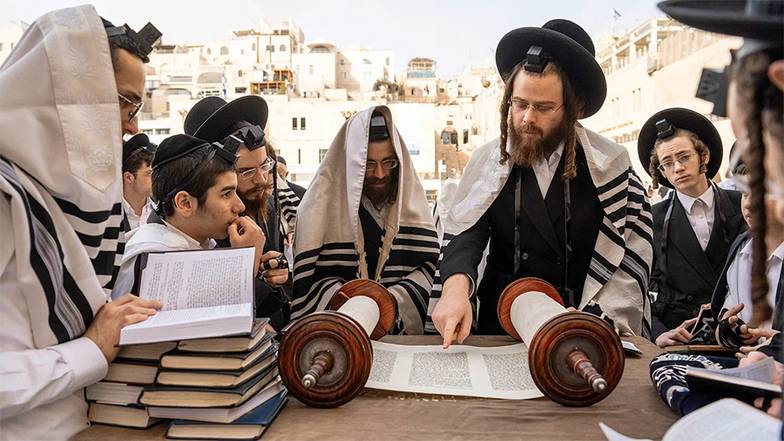 MATTEO PLACUCCI/ZUMA PRESS WIRE Харедим, ультраортодоксальные евреи, не хотят идти в армию не потому, что они левые пацифисты, а потому, что не хотят быть частью сионистского государства