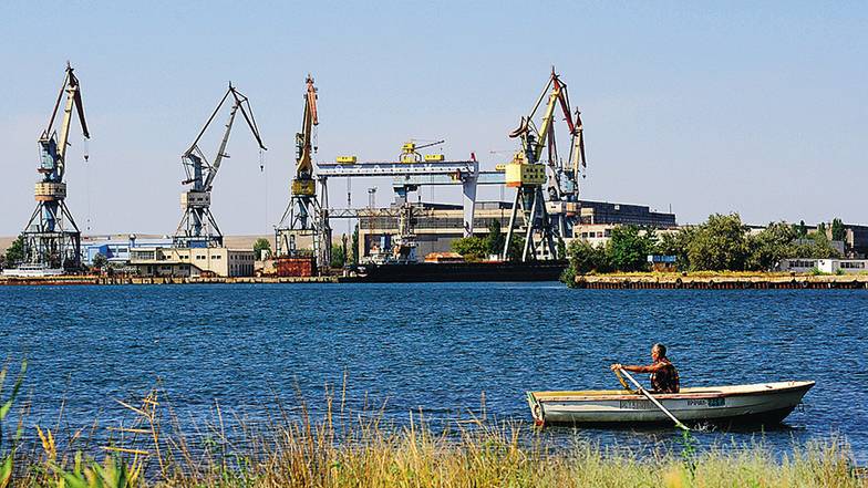 ФОТО ИТАР-ТАСС/ЛЕВ ФЕДОСЕЕВ Керченский судостроительный завод «Залив» — крупнейшее предприятие отрасли на полуострове