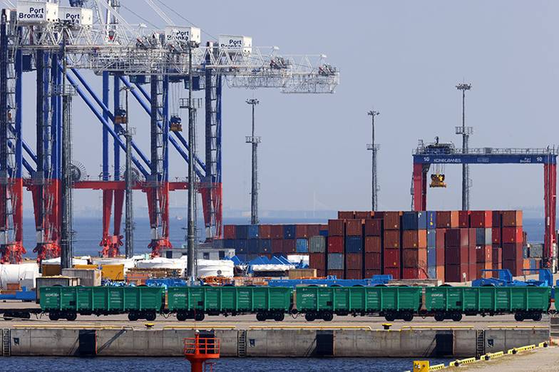 Петр Ковалев / ТАСС Контейнерные перевозки — уверенно растущий сегмент в грузообороте РЖД