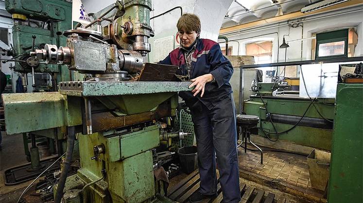 Станки не по плану