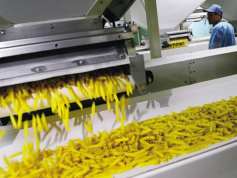 ДОНАТ СОРОКИН/ТАСС «Макфа» имеет крупнейшее в России и Восточной Европе производство макаронных изделий — 180 тыс. тонн в год