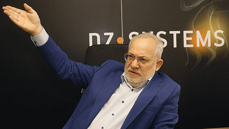 ОЛЕГ СЕРДЕЧНИКОВ Уход иностранных IT-компаний дает российским игрокам возможность совершить опережающий прыжок