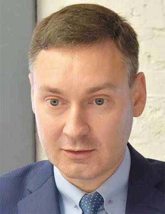  директор компании «ЧелИндЛизинг»  Артем Мякшун