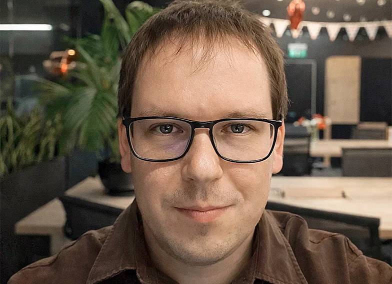 предоставлено маркетплейсом  Flowwow Александр Венников, менеджер по развитию бизнеса  Flowwow: «В дальнейшем мы видим себя как игрока,  вокруг которого сформирована полная цепочка по ставок — от производства самих цветов до упаковки  и финальной дистрибуции»