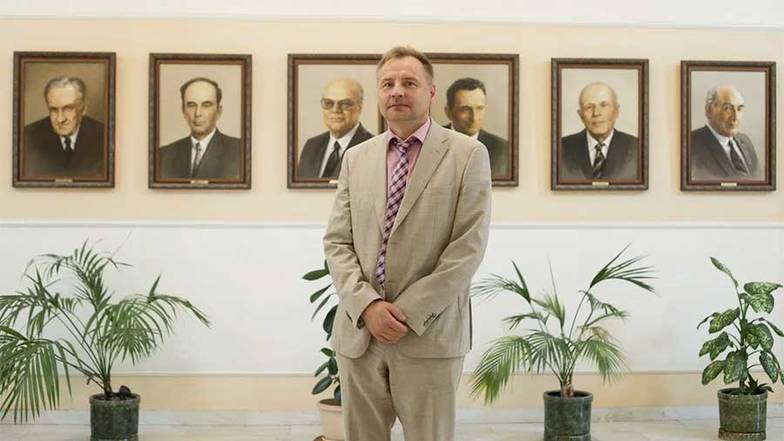 ОЛЕГ СЕРДЕЧНИКОВ Квантовая гонка стала продолжением гонки лазерной, темп которой задавали  советские физики — легендарные ученые из ФИАНа