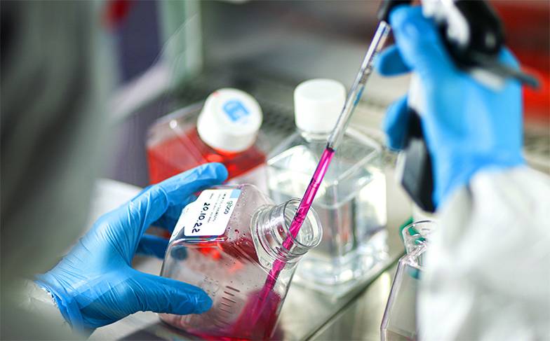 МИХАИЛ ТЕРЕЩЕНКО/ТАСС Персонализированные вакцины создаются для конкретного пациента с учетом генетического профиля именно его патогена и его же здоровых клеток