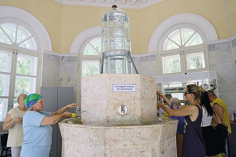 ДМИТРИЙФЕОКТИСТОВ/ТАСС Лучший санаторий сегодня - это уравновешенный набор достоинств: уникальные природные условия, сильная  медицина, комфортные отельные услуги, хороший ресторан, пляж и «спортивка», развлекательная программа  и детские площадки