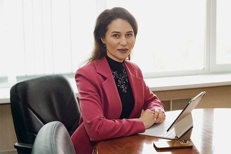 ОЛЕГ СЕРДЕЧНИКО Маргарита работает с корпоративными событиями юридического характера