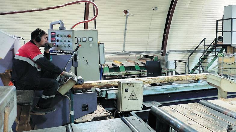  Предприятие «Тайга», специализирующееся на выпуске пиломатериалов, ставит задачу повысить загрузку оборудования до 85%