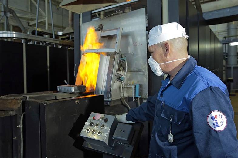 АО «НАК КАЗАТОМПРОМ» У Казахстана есть советское наследие в области редких металлов — Ульбинский металлургический завод,  выпускающий продукцию из тантала и бериллия