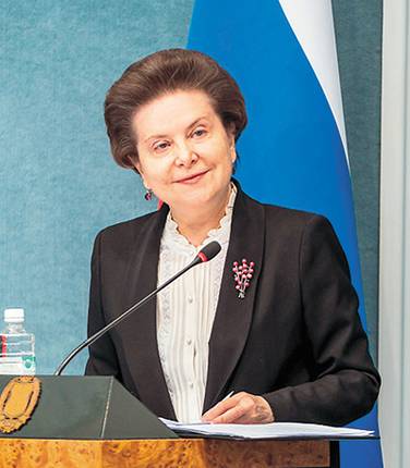  Губернатор Югры Наталья Комарова: «В 2021 году стоимость экспортных контрактов, заключенных при участии Центра поддержки экспорта Югры «Мой бизнес», перевалила за четверть миллиарда — составила 254 млн рублей. Наша экономика открыта миру»