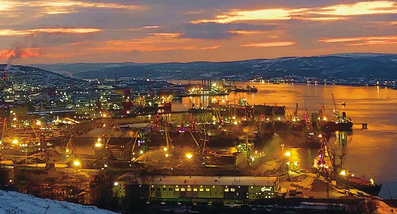 АЛЕКСАНДР ИВАНТЕР Незамерзающий морской порт Мурманск в Кольском заливе имеет сегодня больший годовой грузооборот, чем весь Севморпуть