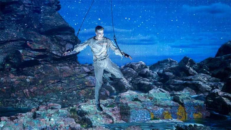 "Красный квадрат" Основой музыкального оформления спектакля стали хиты легендарной рок-группы «Ария» в новом прочтении