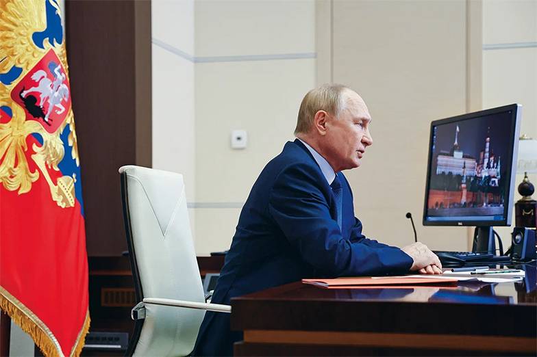 АЛЕКСАНДР КАЗАКОВ/ПРЕСС-СЛУЖБА ПРЕЗИДЕНТА РФ/ТАСС Владимир Путин посчитал нужным лично отреагировать на навязанную сторонниками эскалации дискуссию о возможных ракетных ударах по «старой» российской территории.  Он охарактеризовал гипотетическую возможность этого как прямое участие западных стран в военном конфликте