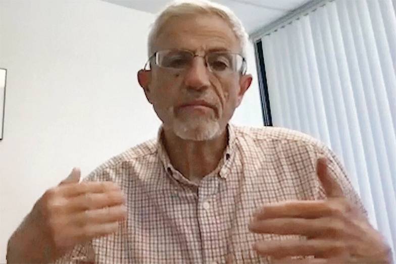 AP PHOTO Исследования Элиэзера Маслиа по болезням  Паркинсона и Альцгеймера имели большой авторитет