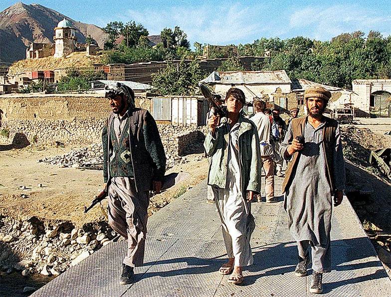 ФОТО СЕРГЕЯ ЖУКОВА/ИТАР-ТАСС Силы антиталибской коалиции под командованием Ахмад Шаха Масуда