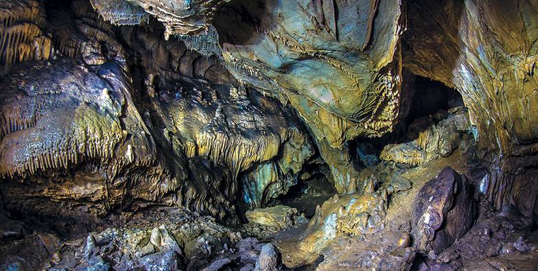 АЛЕКСАНДР ПАНЬКОВ Ежегодно Кунгурскую ледяную пещеру посещают 130 — 150 тыс. человек